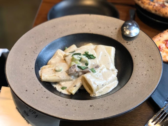 트러플 크림 파스타